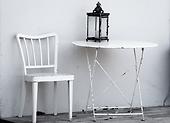 Jak pomalować krzesło na biało, żeby zyskało drugie życie?
