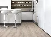 Panele podłogowe do kuchni – winylowe czy laminowane? Jakie panele do kuchni wybrać?