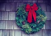 Jak zrobić świąteczne ozdoby na drzwi?
