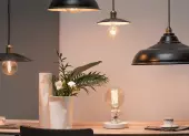 Oryginalne oświetlenie stołu — jak wybrać właściwe oświetlenie stołu?