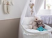 Co musi znaleźć się w kąciku dla niemowlaka w sypialni dla rodziców?