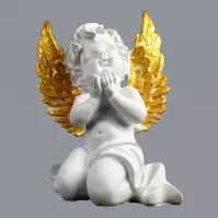 Aniołek klęczący złote skrzydła 19cm 9/20/ANG