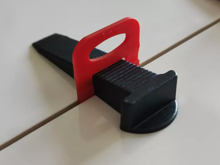 Eko klips do systemu poziomowania płytek 2 mm 100 szt,4
