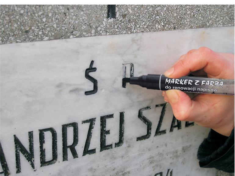 Marker do renowacji napisów na nagrobkach srebrny