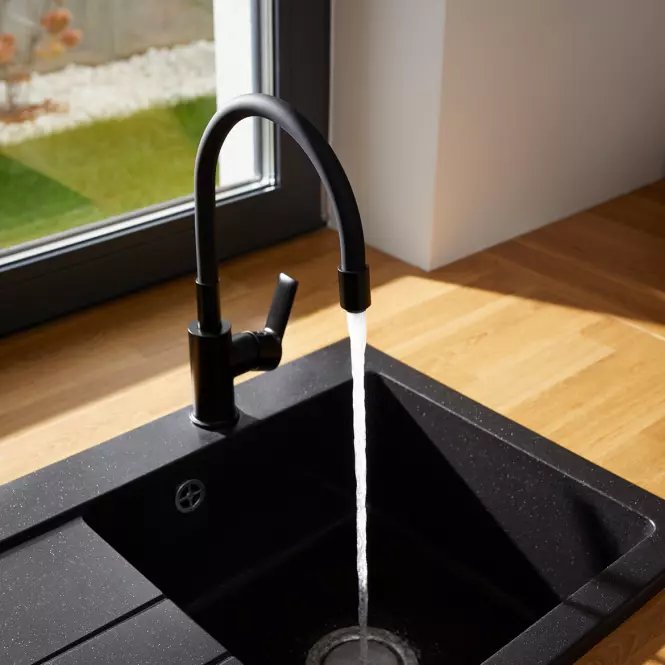 Bateria zlewozmywakowa z elastyczną wylewką Rumba Black / Black