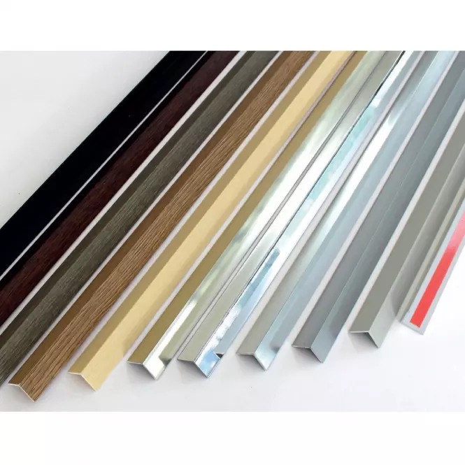 Kątownik samoprzylepny PVC biały połysk 19.5x19.5x2600