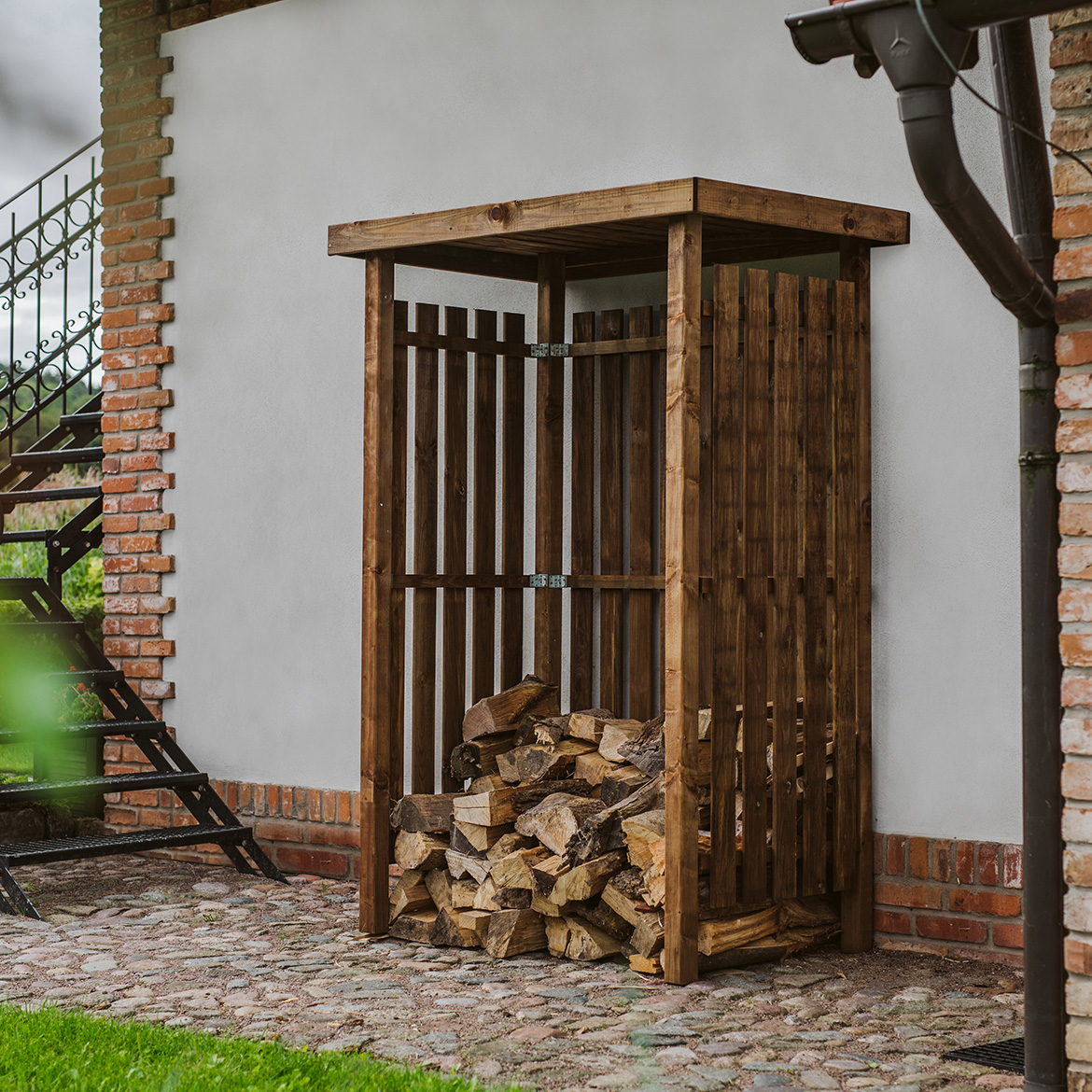 Drewutnia 130x80x212 cm brąz
