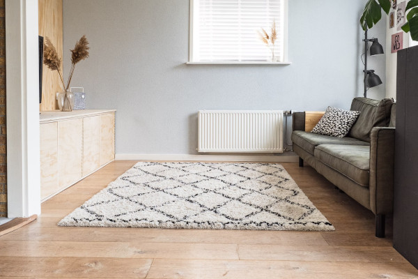 Jak obszyć dywan w domu? Praktyczne porady i wskazówki