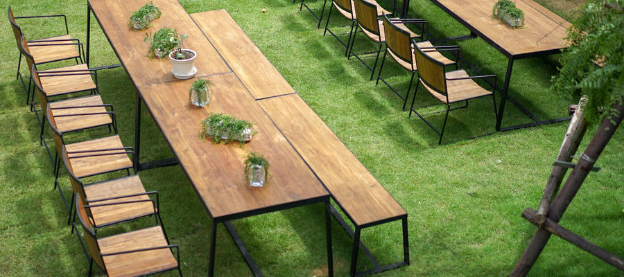 duży stół ogrodowy