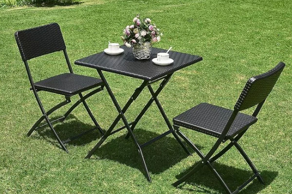 Meble plastikowe składane: komplet kawowy stolik + 2 krzesła